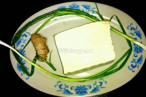 鱼头豆腐汤的做法图解2