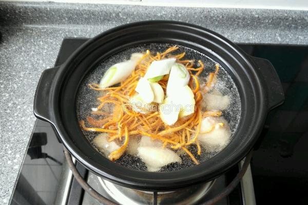 虫草鸡腿煲的做法图解7