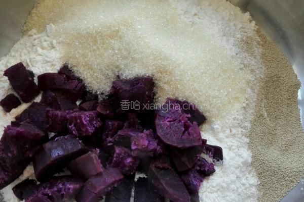 紫薯双色馒头的做法图解2
