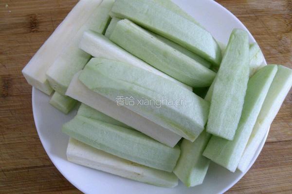 酱爆茄子的做法图解1
