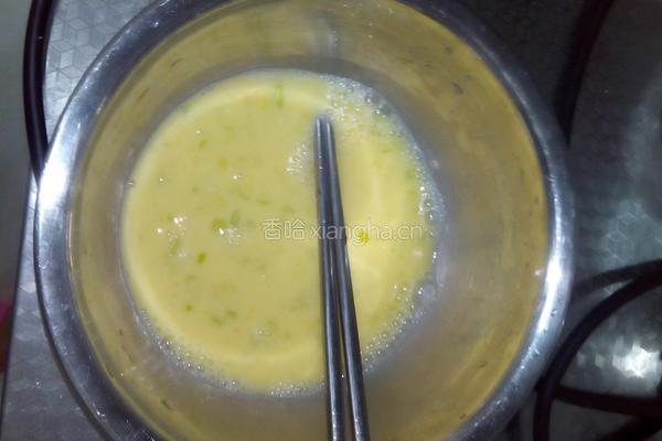 松软鸡蛋饼的做法图解2