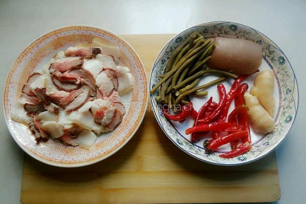 老坛泡菜炒肉片的做法图解2