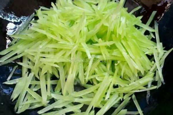 蒜蓉炒莴笋的做法图解5