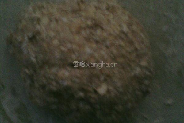 银鹭八宝粥金线虫面包（咖喱椒盐鱼泥肠）的做法图解1