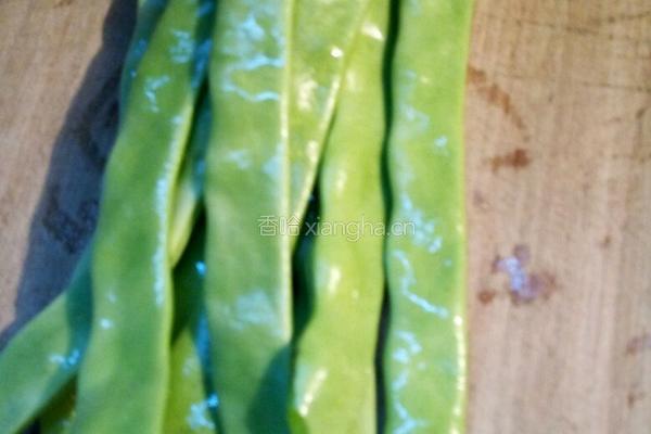 素炒豆角的做法图解1