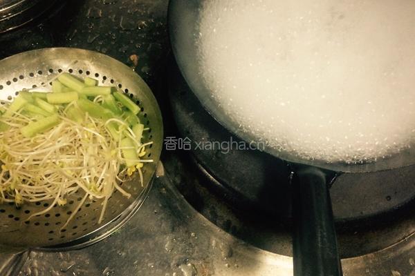 辣子牛蛙的做法图解3