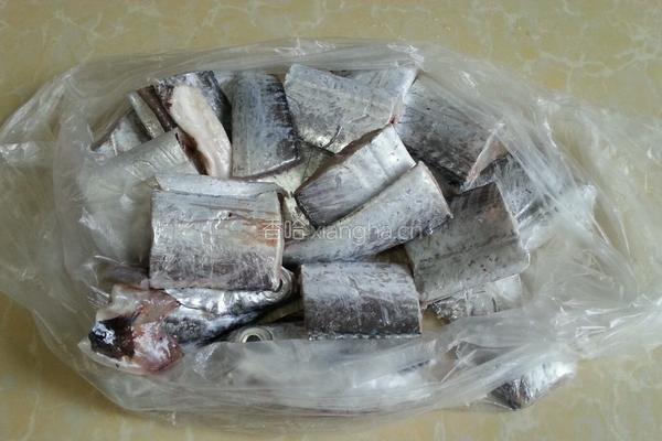 红烧带鱼的做法图解1