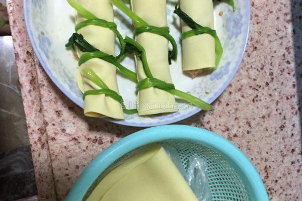 豆腐皮肉卷的做法图解2