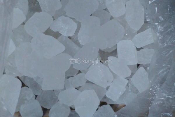冰糖雪梨银耳红枣枸杞汤的做法图解4