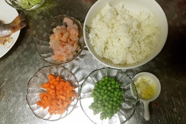 儿童营养炒饭的做法图解1
