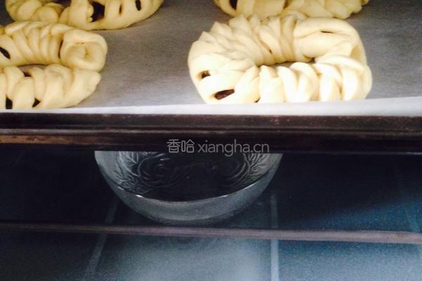 蜜豆花环面包的做法图解13
