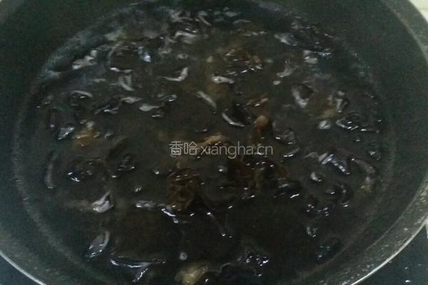 凉拌木耳的做法图解2