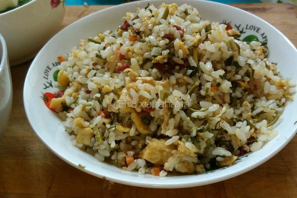 香椿鸡蛋炒饭的做法图解5