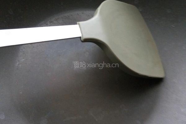 香椿鸡蛋饼的做法图解3