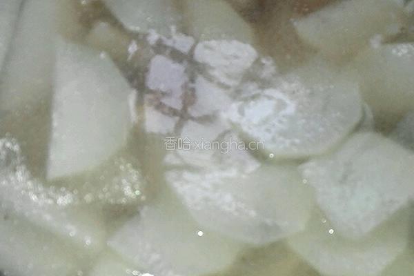 芋头萝卜炖墨鱼的做法图解6
