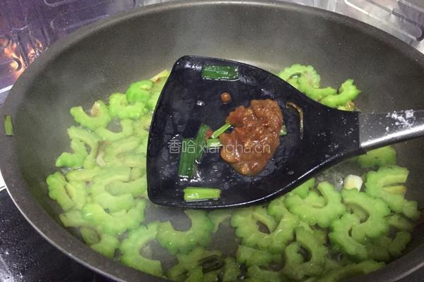 豆瓣苦瓜的做法图解4