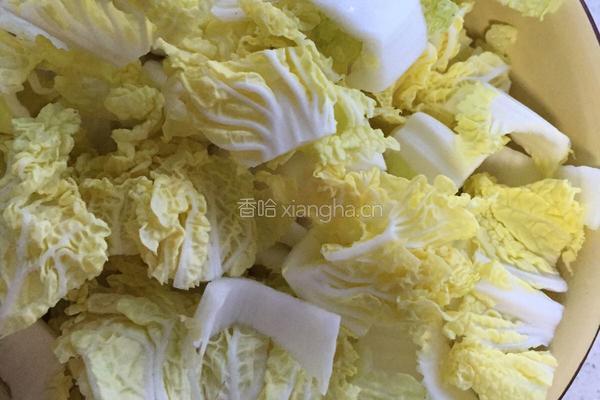 娃娃菜粉条丸子的做法图解1