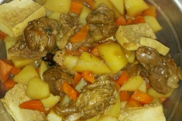 土豆胡萝卜炖牛腩?
