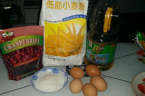 蔓越莓果粒加草莓果酱蛋糕的做法图解1