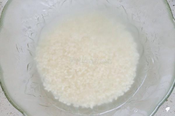 银耳红枣雪梨粥的做法图解3