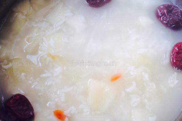银耳红枣雪梨粥的做法图解8