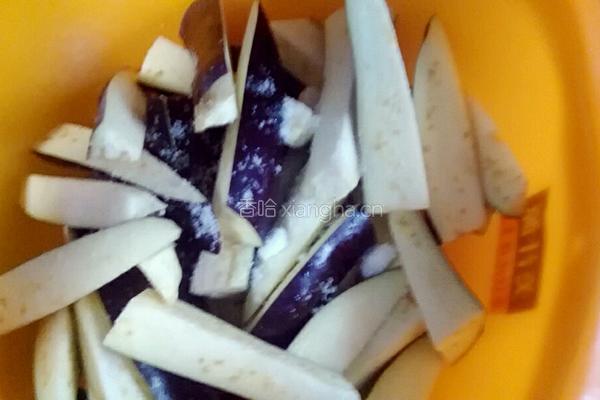 干煸茄子的做法图解2