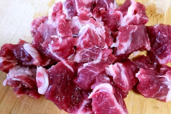 咖喱牛肉的做法图解1