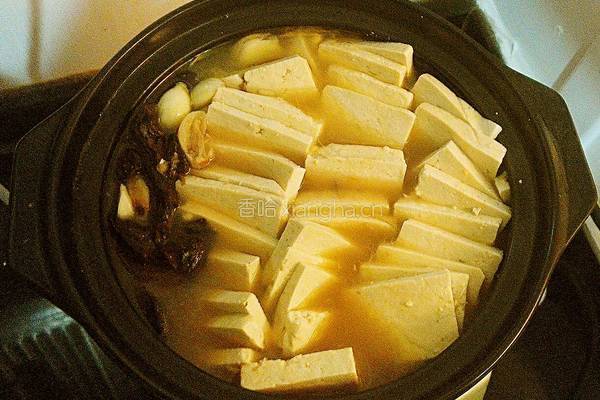 野蘑菇鲫鱼豆腐汤的做法图解8