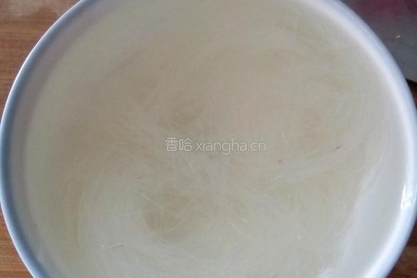凉拌粉丝的做法图解1
