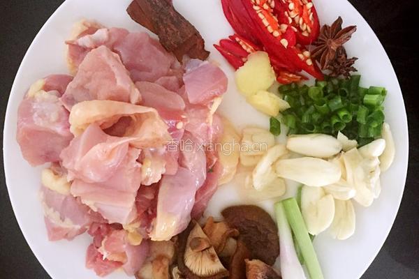 土豆炆鸡的做法图解1