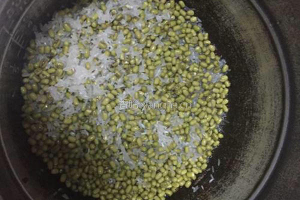 绿豆粥的做法图解3
