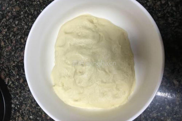挤挤小熊豆沙面包的做法图解4