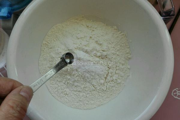 油条圈的做法图解2