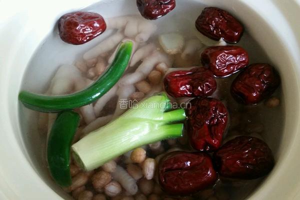 鸡爪花生红枣汤的做法图解9
