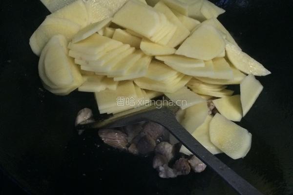 土豆烧肉的做法图解4