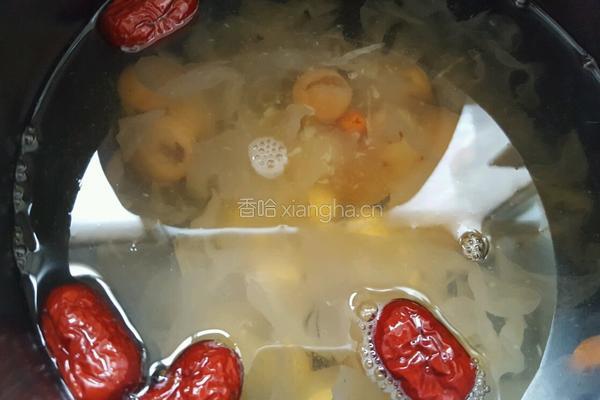 银耳荔枝大枣莲子羹的做法图解5