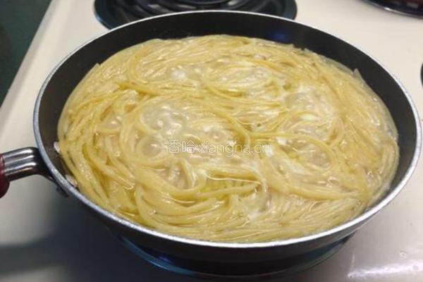 西班牙意粉蛋饼的做法图解1