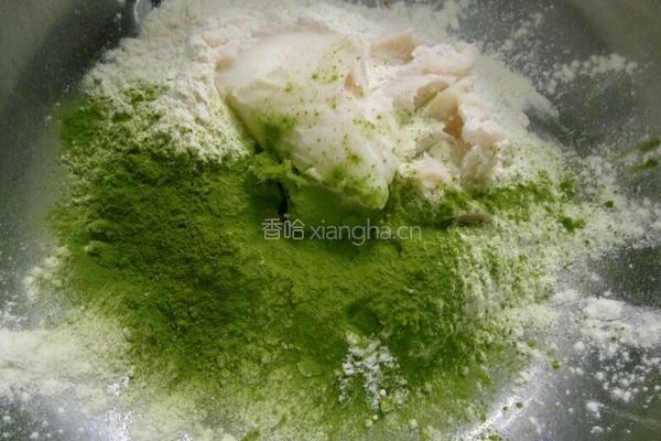 翡翠莲蓉蛋黄酥的做法图解2