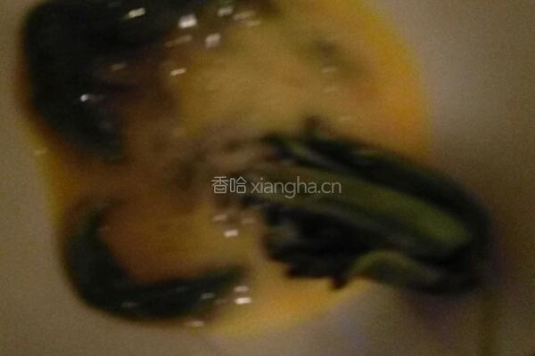 炸香椿鱼的做法图解2