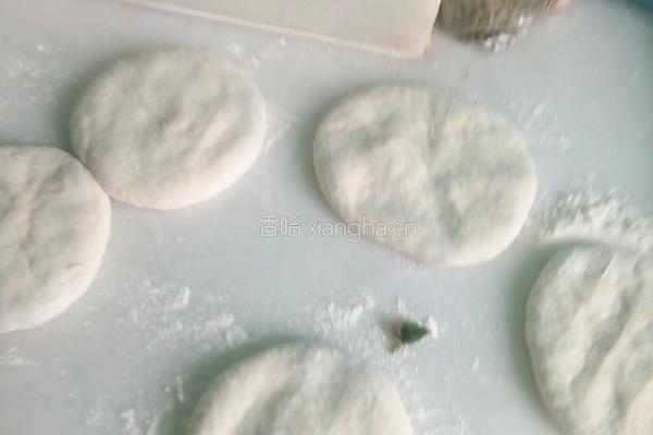 韭菜馅饼的做法图解3