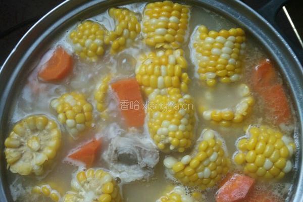 玉米胡萝卜排骨汤的做法图解3