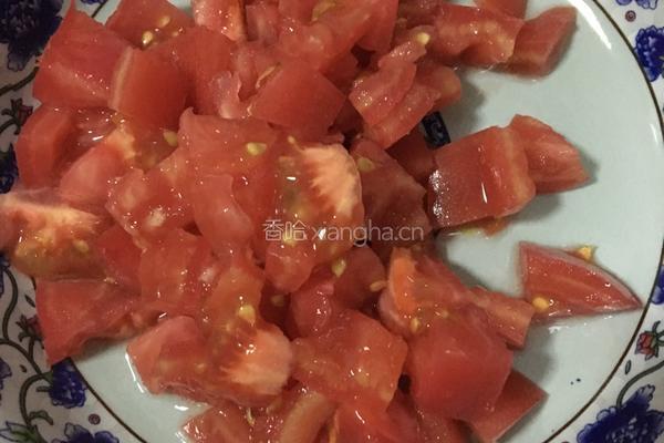 西红柿土豆咸笋汤的做法图解2