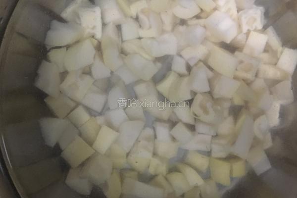 西红柿土豆咸笋汤的做法图解3