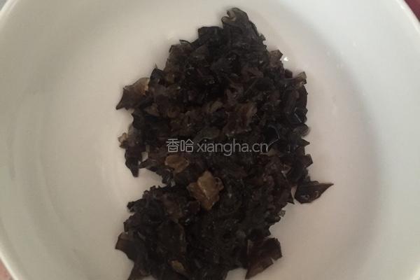 木耳鸡蛋蒸肉饼的做法图解1