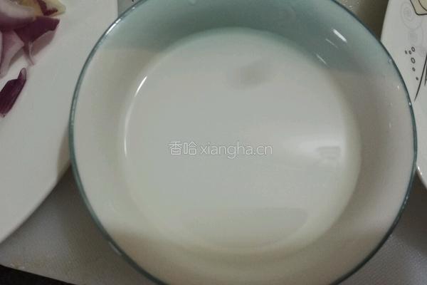 洋葱炒莲藕的做法图解2