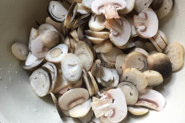 双菇荠菜羹的做法图解1