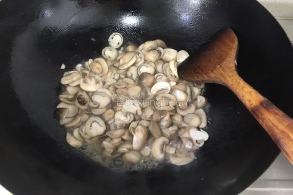 双菇荠菜羹的做法图解6