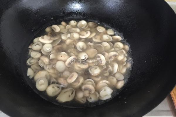 双菇荠菜羹的做法图解7