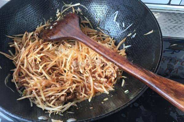 辣酱土豆丝的做法图解3