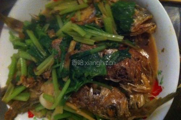 芹菜烧小黄鱼的做法图解5